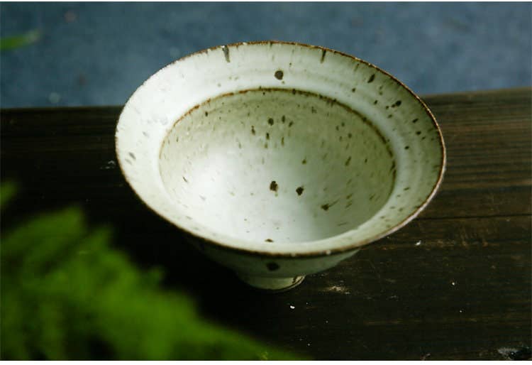 The Gohobi Classic Black & White Ikebana Vase offers a luxurious way to bring the world of Japanese flower arrangement and zen to your home decor. The price listed is for one vase only. Browse our flower frogs here. The small kenzan flower frog is the perfect size for this ikebana vase.