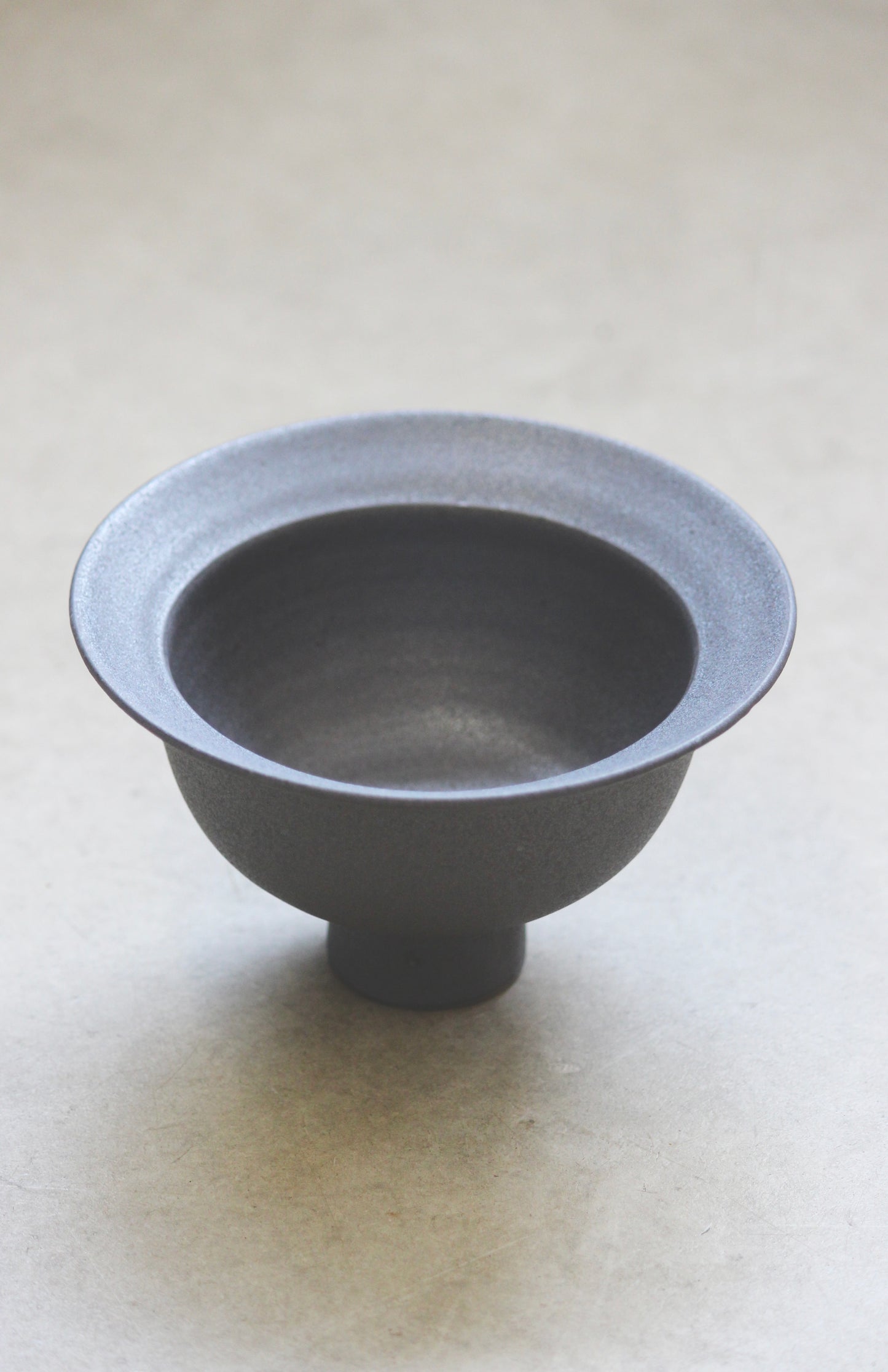 Gohobi Classic Black & White Ikebana Vase