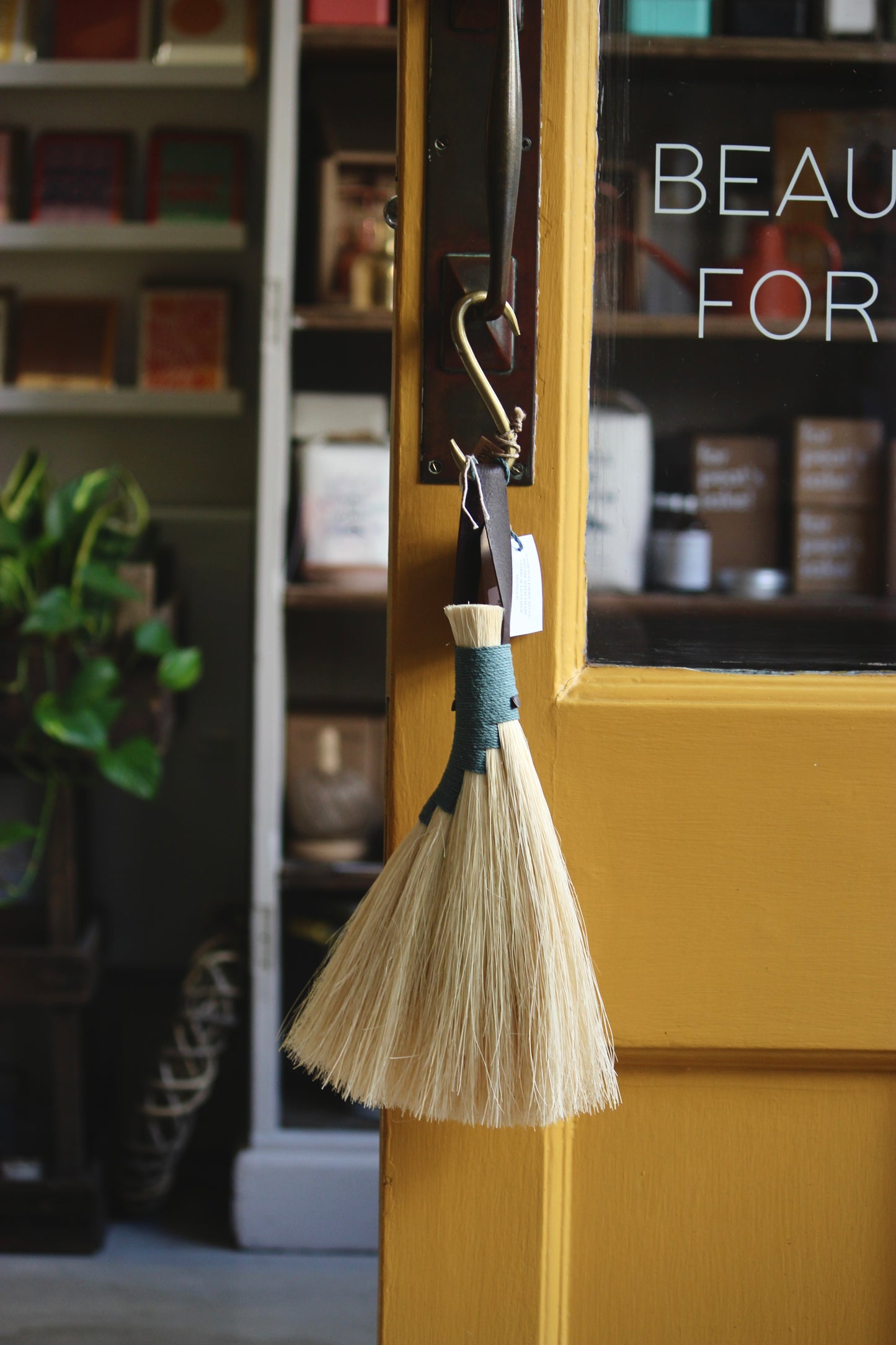 Turkey Wing Tampico Fibre Hand Brush Broom