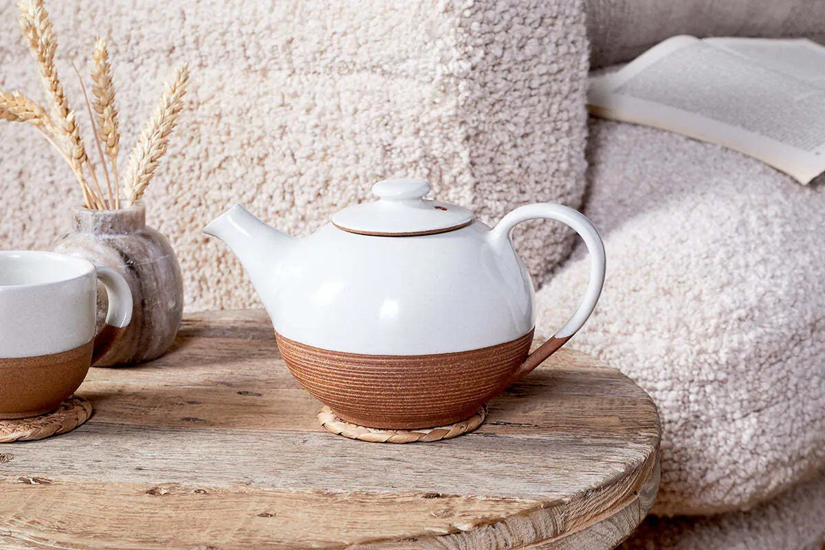 Mali Ribbed Teapot - White & Terracotta