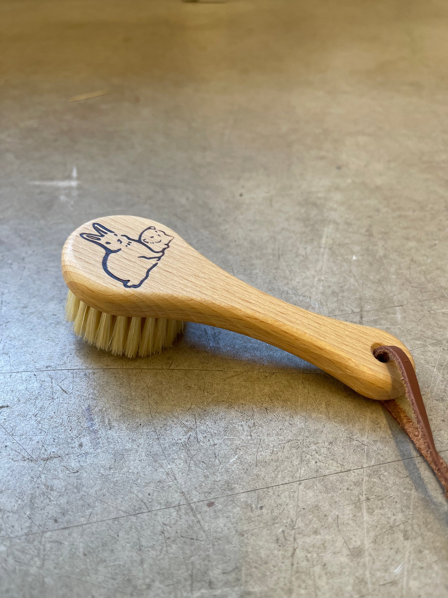 Treat your pet with this brush and it will surely remain loyal to you for life.
Redecker, a renowned brush manufacturer based in Germany since 1935. With over 80 years of brush-making expertise, this family-owned business still utilises traditional techniques and incorporates natural materials from around the world.
