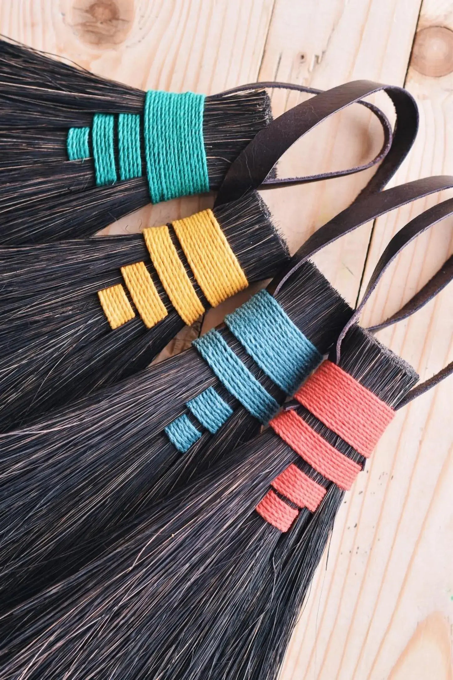 Arenga fibre hand brush with hemp and leather