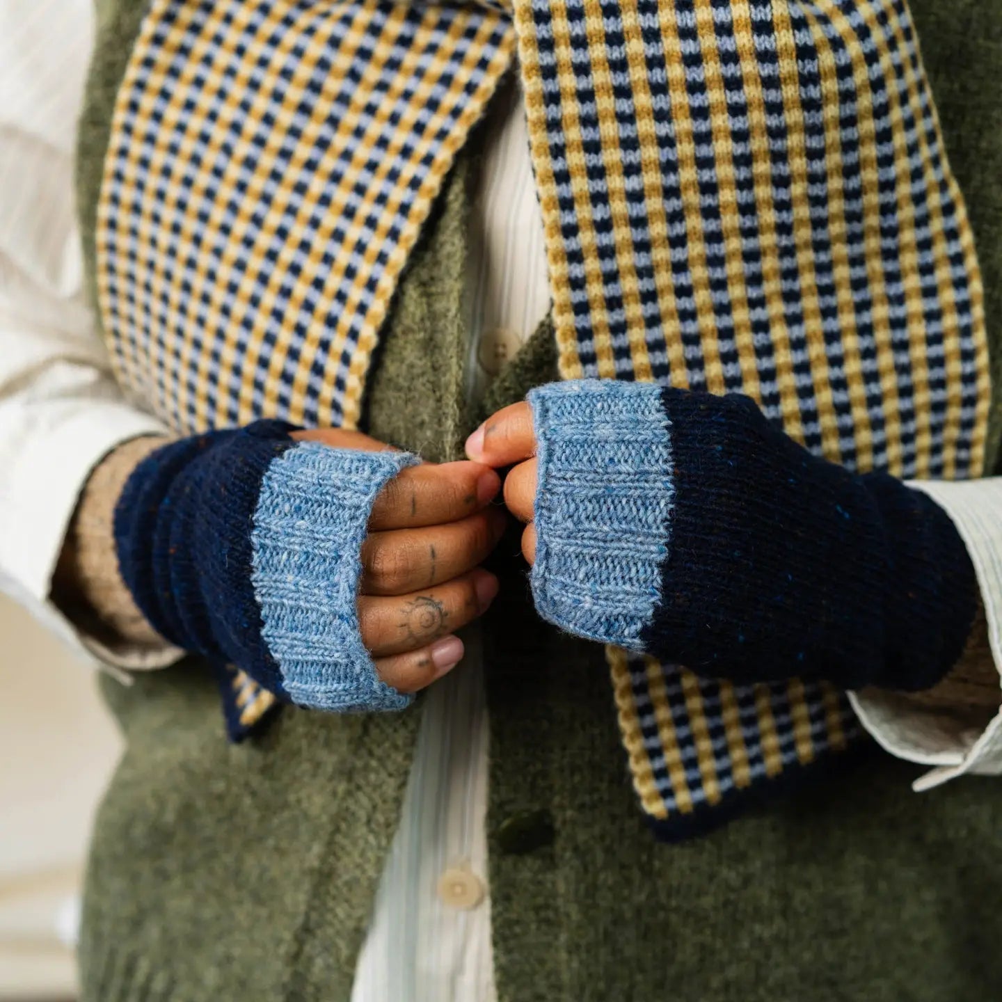 Rove Donegal Wool Wrist Warmers | Navy Fleck