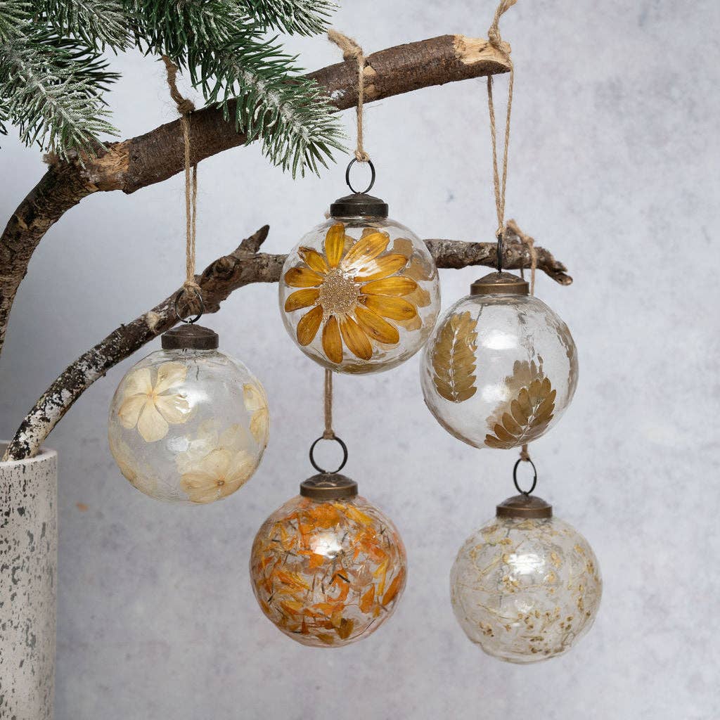 Zinnea Botanical Bauble