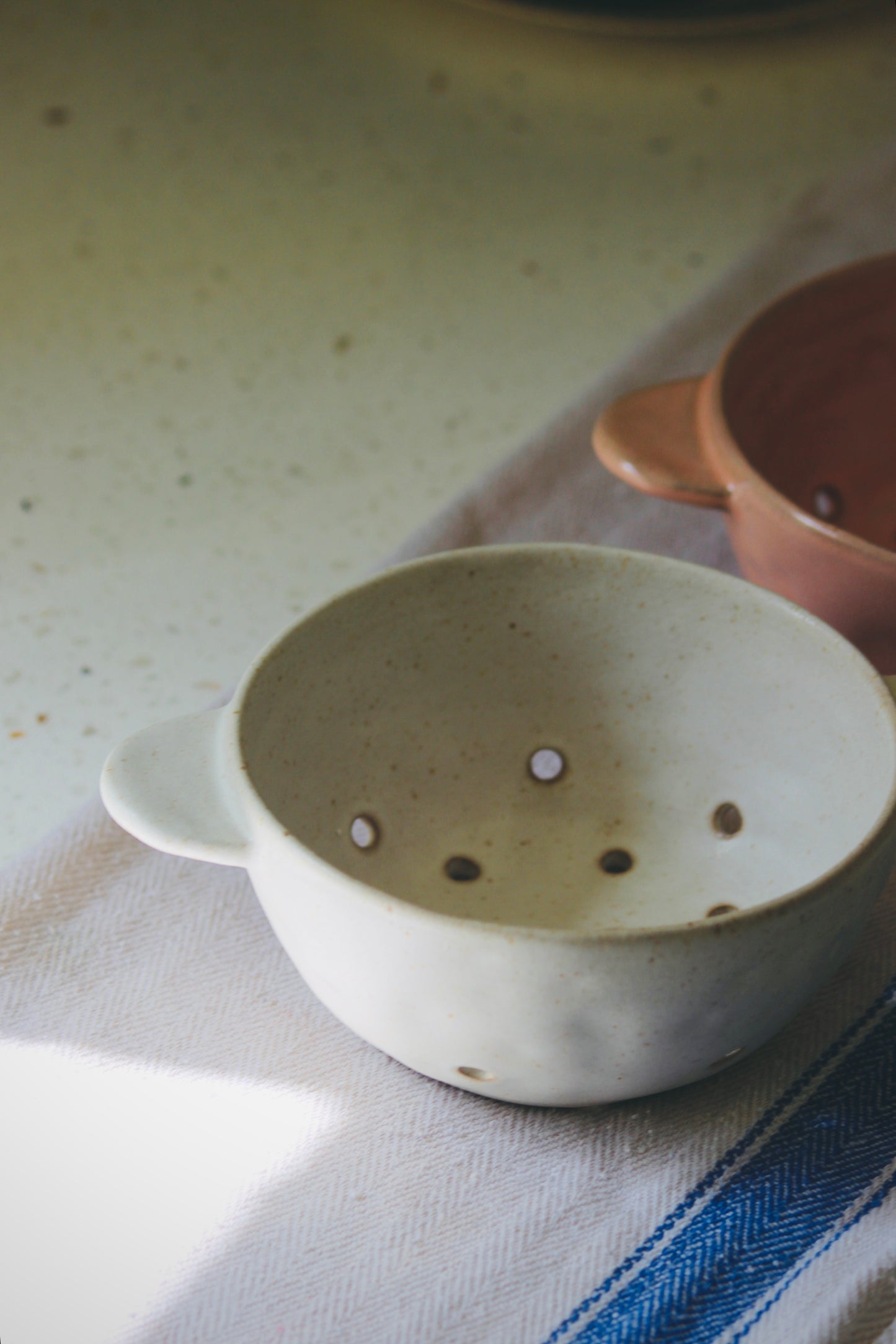 Ceramic Berry Bowl - Light Beige
