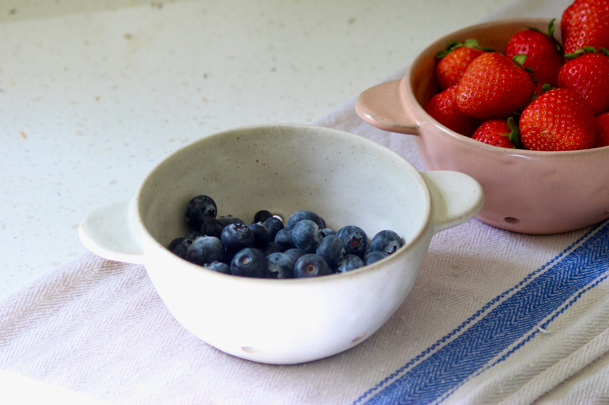 Ceramic Berry Bowl - Light Beige
