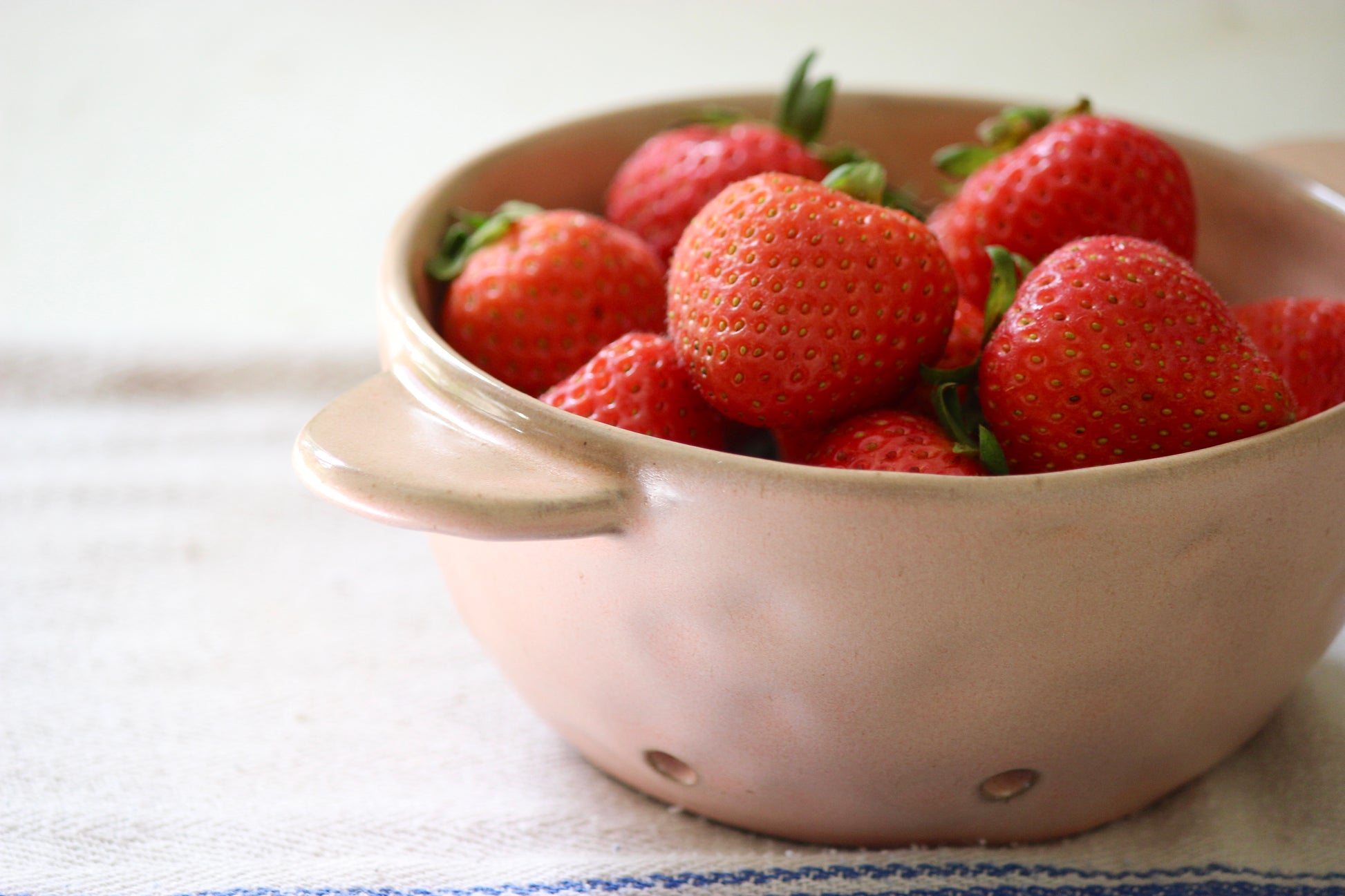 Ceramic Berry Bowl - Pink