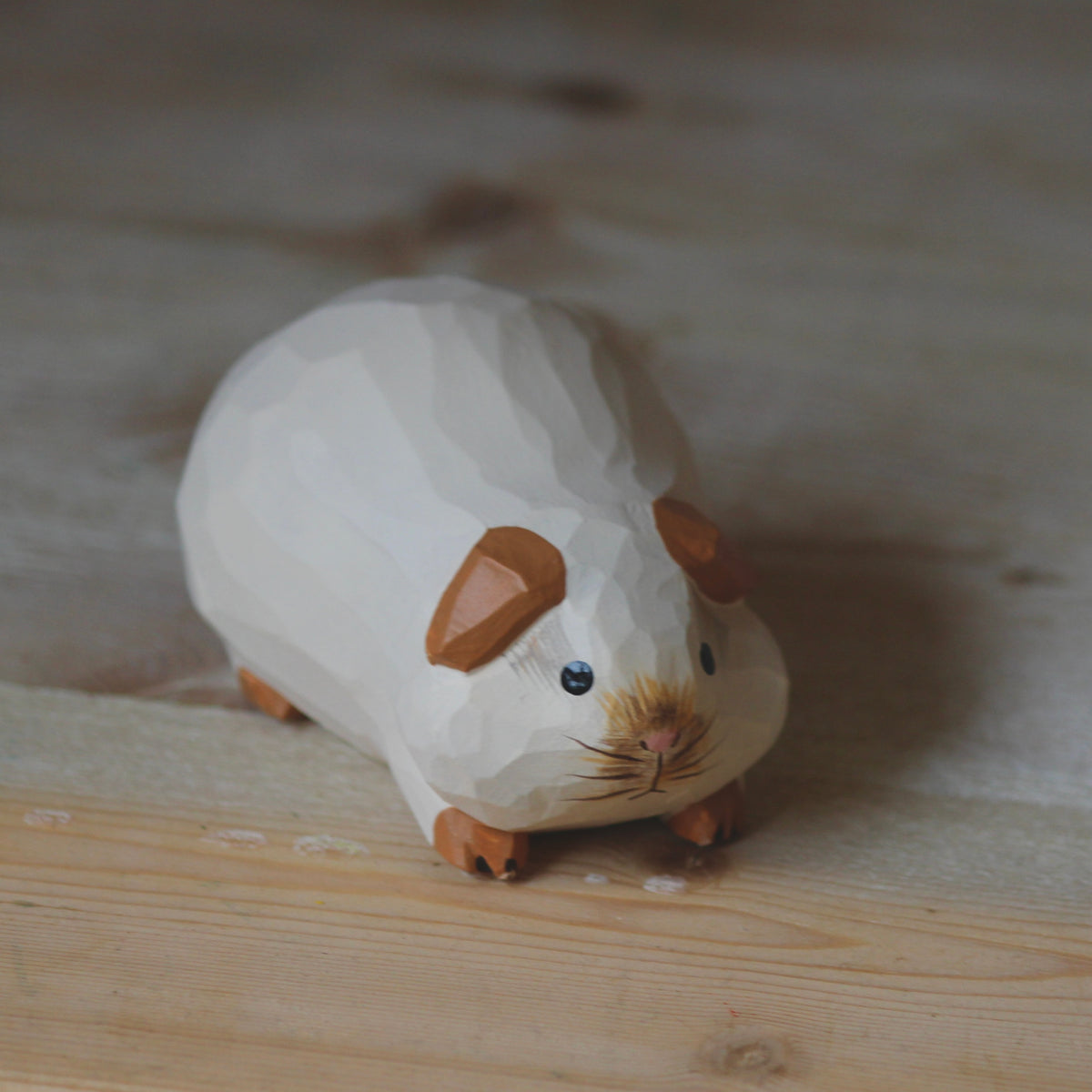 Handcrafted Wooden Guinea Pig Ornament Cute solid wood animal home decor