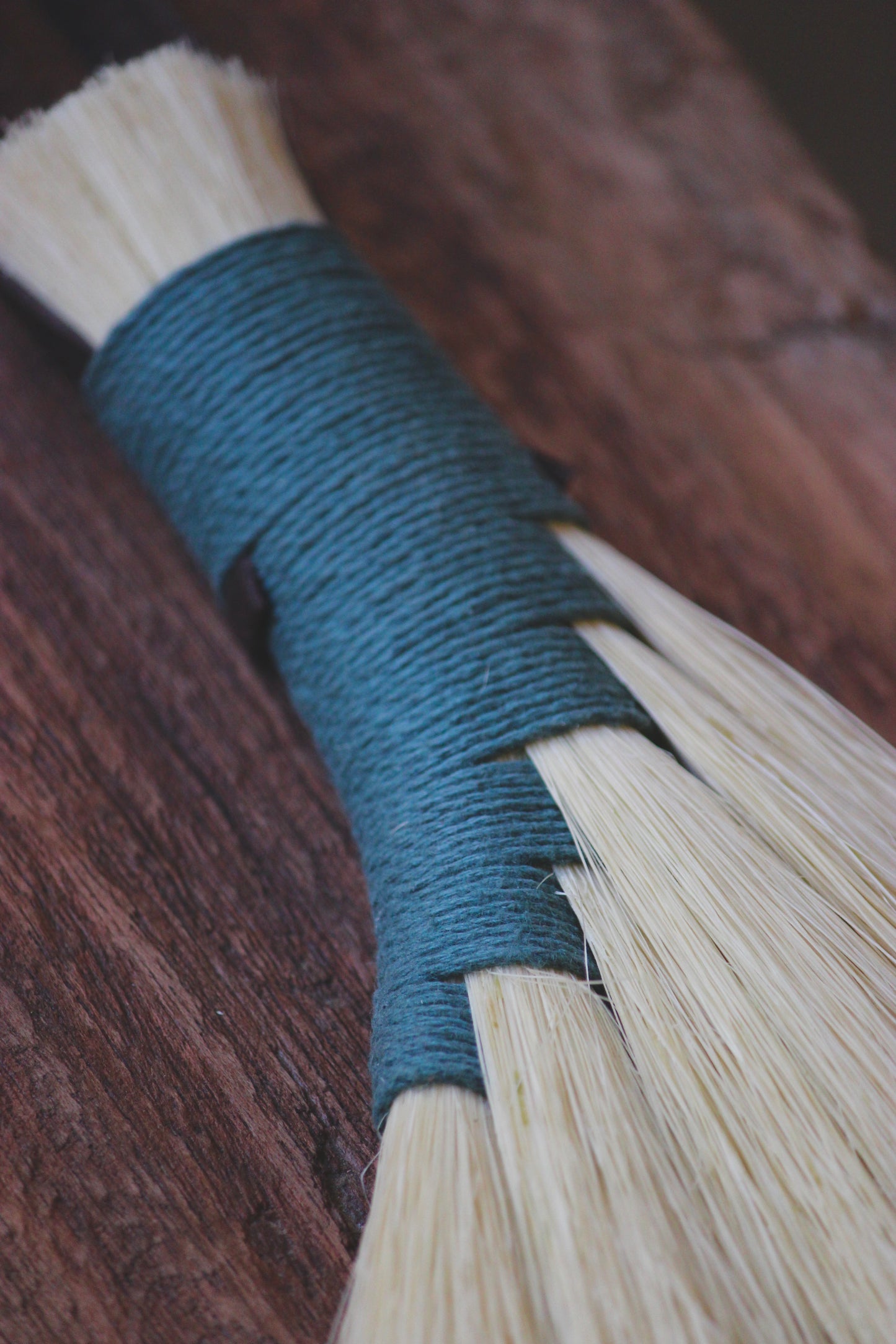 Turkey Wing Tampico Fibre Hand Brush Broom