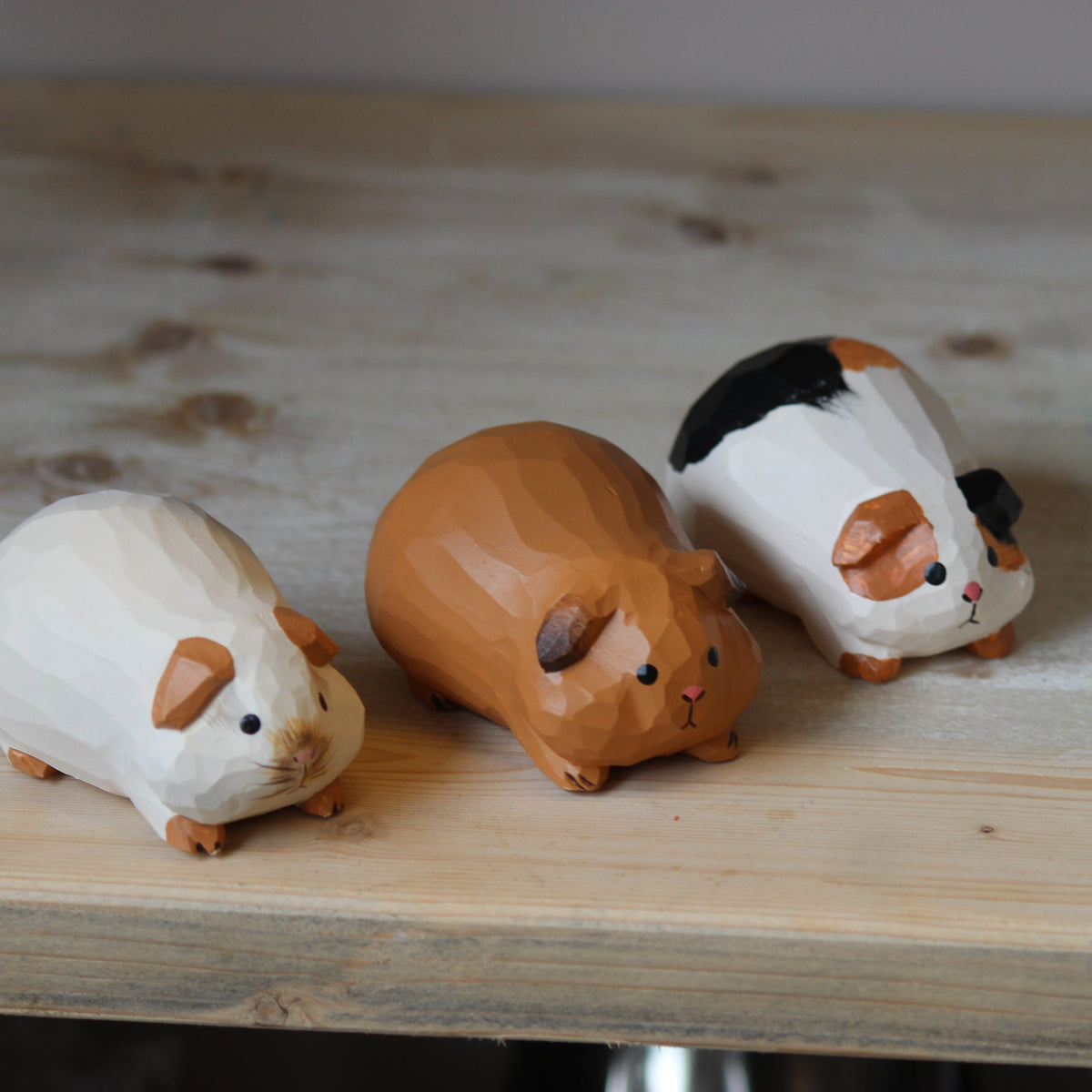 Handcrafted Wooden Guinea Pig Ornament Cute solid wood animal home decor